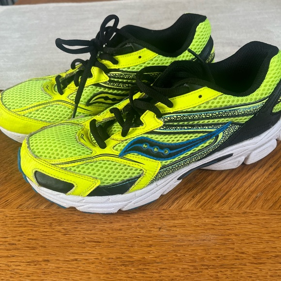 Saucony Other - Saucony Cohesion 9 Kids Running Shoes - Neon Yellow and Black Size 7
